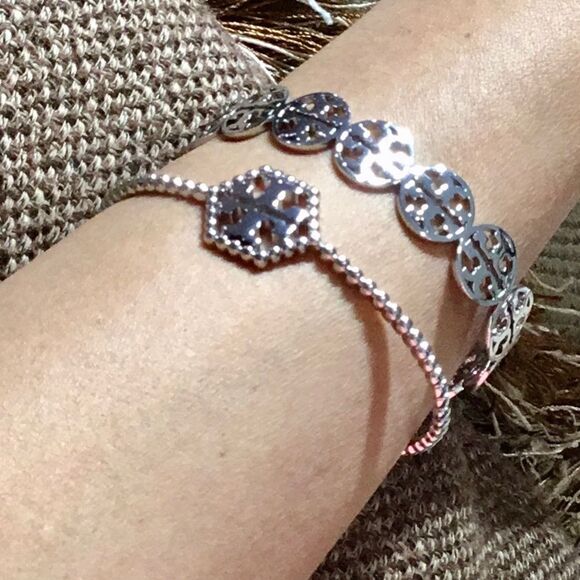 TORY BURCH HEXAGON SILVER OPEN BRACELET - Picture 3 of 7